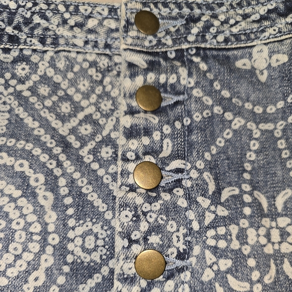 FREE PEOPLE School Daze Aztez Tribal Print Denim Skirt Size 8 - Picture 9 of 16